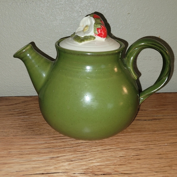 Other - UNIQUE Vintage Green TEA Pot With Strawberry Lid